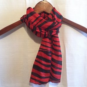 Red & Black Zebra Stripe Print Scarf 🧣